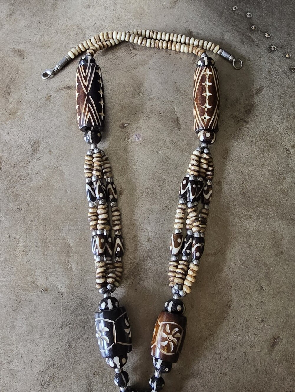 Vintage African Batik Bone Necklace - Unisex - Picture 4 of 4